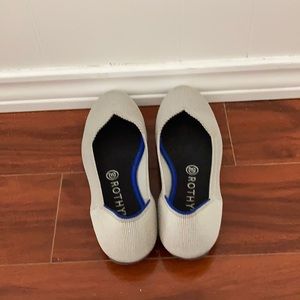 Rothy’s light grey flat